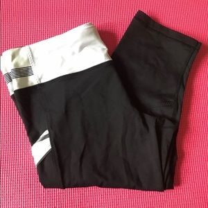 Lululemon capris leggings